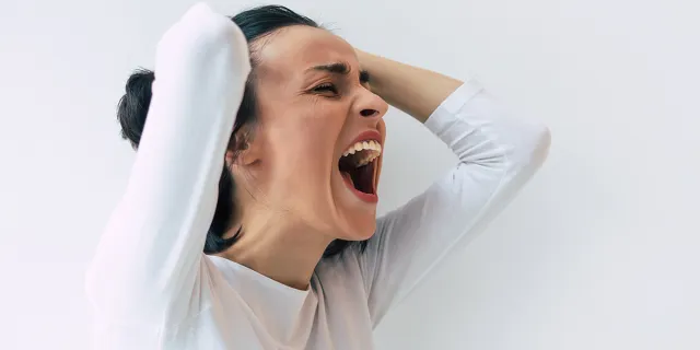 VƯỢT QUA CƠN BỐC HỎA