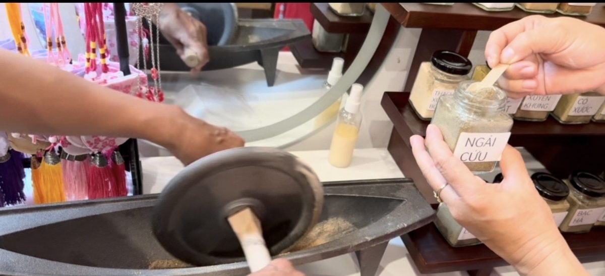 Bốc thảo dược theo cơ địa tại Spa Talisama