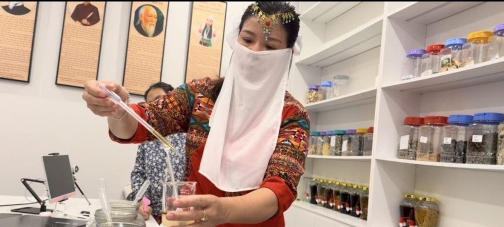 Tinh dầu thảo dược dùng khi massage